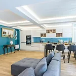Luxury 3 Bdr Garden & Parking - Angels\' Garden