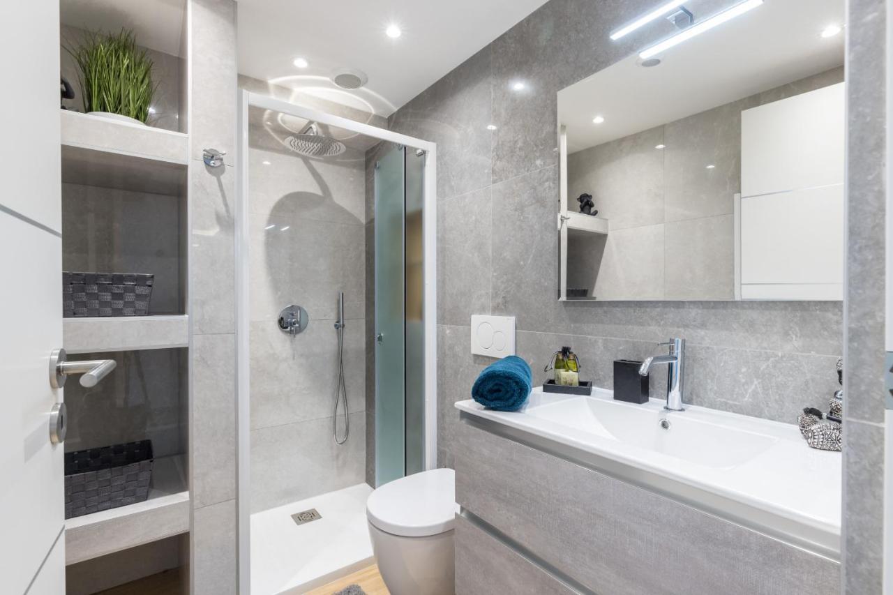 Luxury 3 Bdr Garden & Parking - Angels' Garden Apartment *