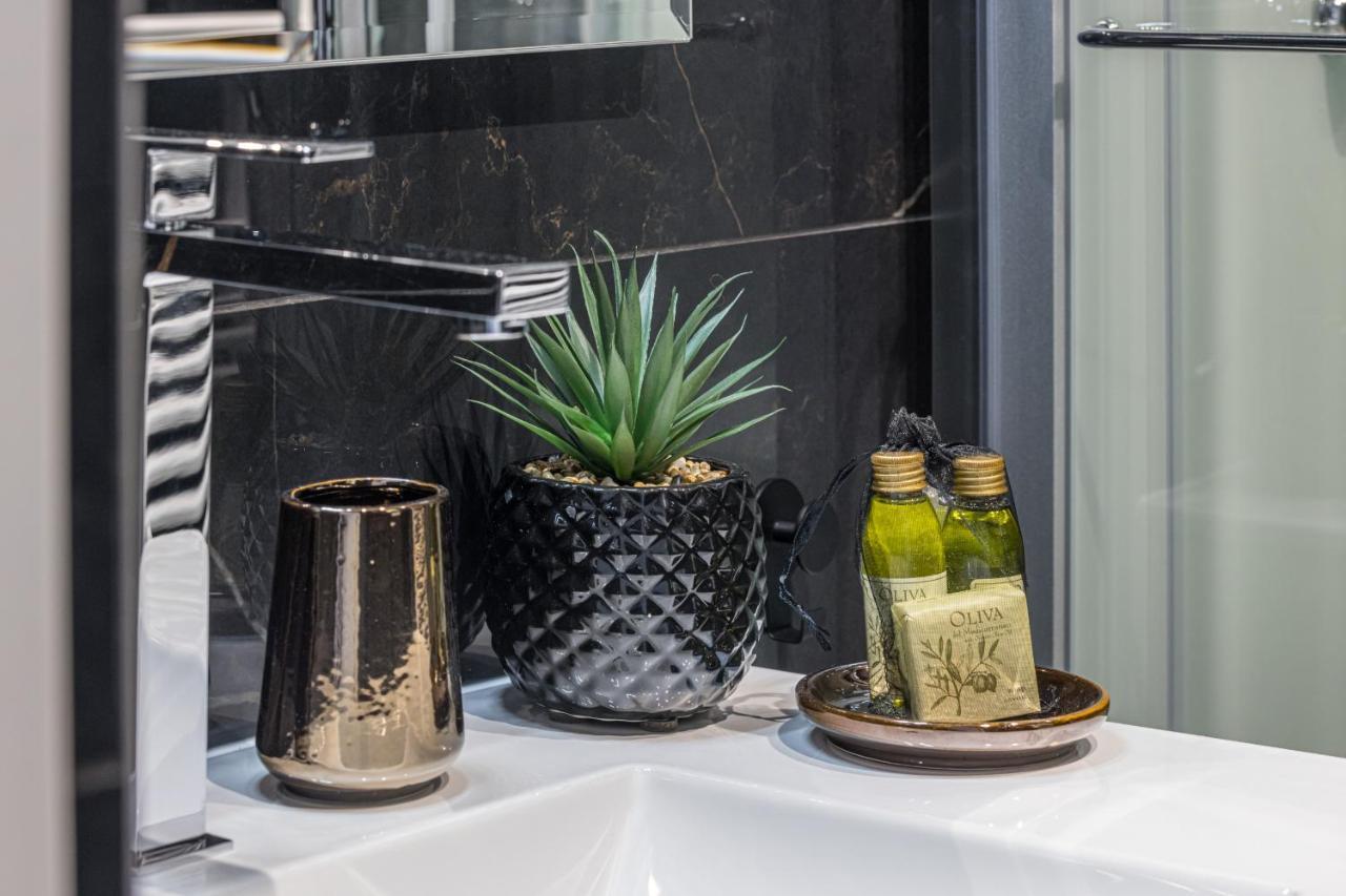 Luxury 3 Bdr Garden&parking - Angels' Garden Apartment